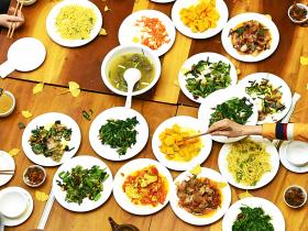 加快由景点旅游发展模式向全域旅游发展模式转变